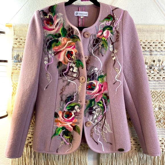trioni Jackets & Blazers - Gorgeous Trioni 100% Wool Button Down Blazer/Jacket with Floral Detailing